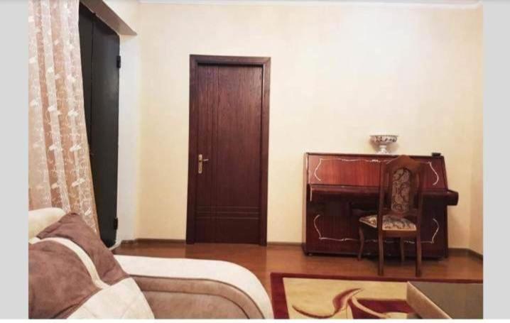Guest House Amo Кутаїсі Екстер'єр фото