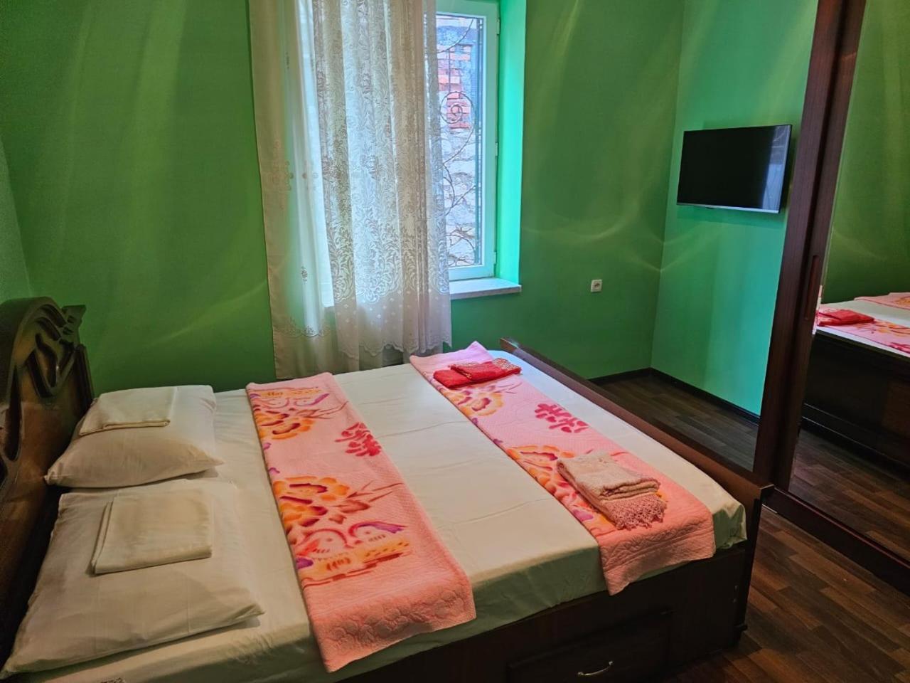 Guest House Amo Кутаїсі Екстер'єр фото